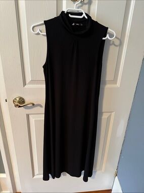 RW&CO. Sleeveless Mock Neck Black Shift Dress